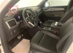 ڤۆڵکسواگن ئەتڵەس کرۆس سپۆرت